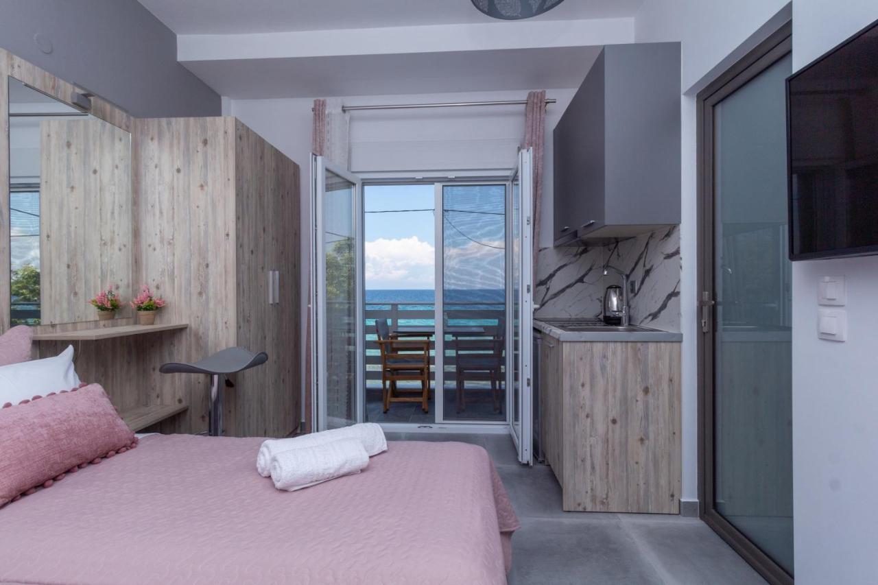 Golden Seaside 1 Apartment Nea Roda Luaran gambar