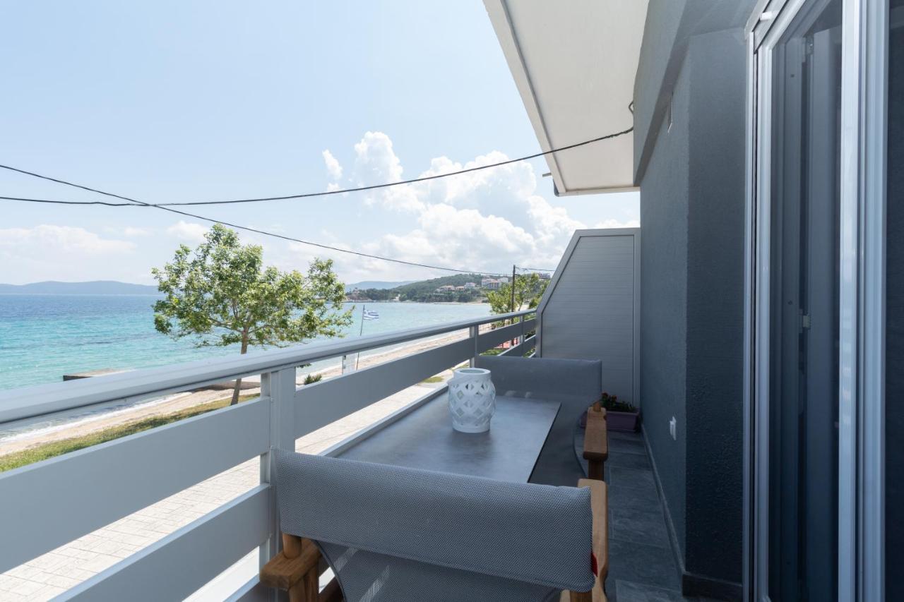 Golden Seaside 1 Apartment Nea Roda Luaran gambar